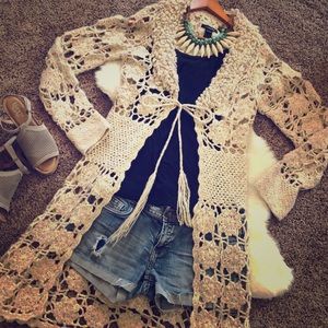 Dazzling 💕😌💕Crocheted Long Cardigan Sweater 💕